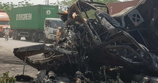 Hải Phòng: 2 xe container tông nhau nổ tung, bốc cháy dữ dội 2 người tử vong