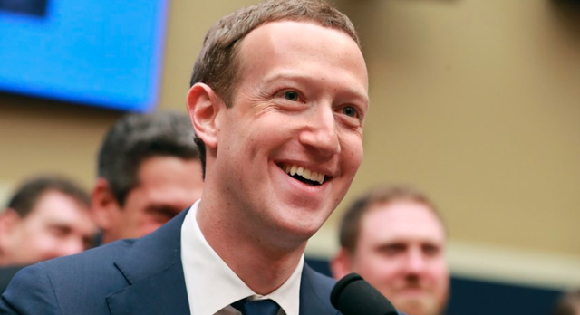 Facebook đang trải qua lần t&aacute;i cơ cấu lớn nhất trong lịch sử, c&ocirc;ng ty tổ chức lại th&agrave;nh 3 lĩnh vực cốt l&otilde;i