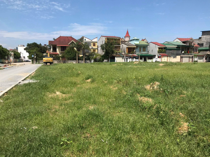 Khu đất tại phường Hưng Ph&uacute;c được giao cho c&ocirc;ng ty cổ phần Viễn Đ&ocirc;ng INVEST rộng 10.112 m2 trong đ&oacute; c&oacute; 6.545 m2 đất x&acirc;y dựng nh&agrave; ở.