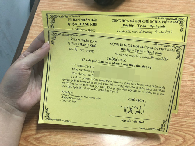 Thẻ v&agrave;ng &aacute;p dụng khi CBCCVC-NLĐ vi phạm quy chế ở mức độ nặng, nghi&ecirc;m trọng; hoặc sau hai lần nhận thẻ xanh th&igrave; nhận thẻ v&agrave;ng. Thẻ v&agrave;ng đồng nghĩa với việc c&aacute; nh&acirc;n nhận thẻ mất thi đua khen thưởng, kh&ocirc;ng được n&acirc;ng lương trước thời hạn.