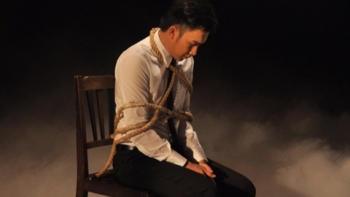 Ngoan ngoãn làm theo ý cướp có thực sự khôn ngoan?