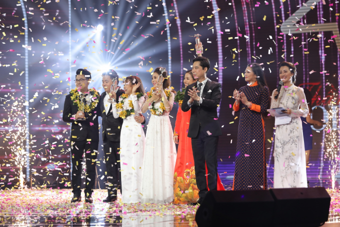 Tiến Sĩ Duy Cường đăng quang qu&aacute;n qu&acirc;n Thần Tượng Bolero m&ugrave;a 3