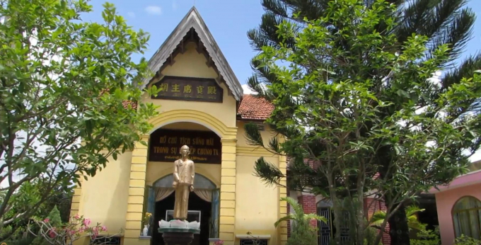 Nhiều hạng mục được x&acirc;y dựng trong khu&ocirc;n vi&ecirc;n khu tưởng niệm