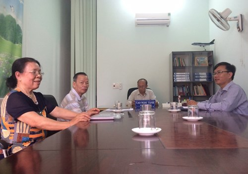 Đại diện l&atilde;nh đạo&nbsp;Hội Cựu TNXP tỉnh Quảng B&igrave;nh, nguy&ecirc;n l&atilde;nh đạo Ban XD 67 v&agrave; Đội N73 TNXP x&aacute;c nhận với PV b&agrave; Bưởi kh&ocirc;ng phải l&agrave; Đại đội trưởng C731 v&agrave; C731 đ&atilde; s&aacute;p nhập C736 năm 1968- Ảnh: Xu&acirc;n Ho&agrave;ng.&nbsp;