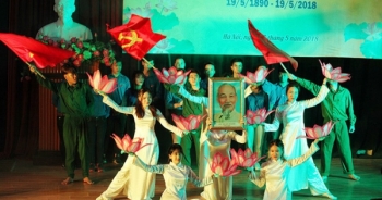 Xúc động nghe nữ sinh ĐH Điện lực kể câu chuyện về Bác Hồ