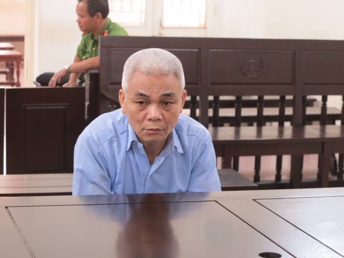 Bị c&aacute;o tại t&ograve;a.