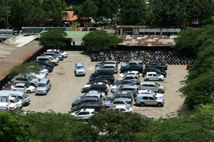 Khu đất v&agrave;ng tại địa chỉ số 8-12 L&ecirc; Duẩn được duyệt b&aacute;n cho tư nh&acirc;n với gi&aacute; hơn 600 tỉ đồng trong khi đ&oacute; nếu b&aacute;n đấu gi&aacute; theo gi&aacute; thị trường sẽ c&oacute; gi&aacute; trị hơn 2.000 tỉ đồng. Ảnh: P.V