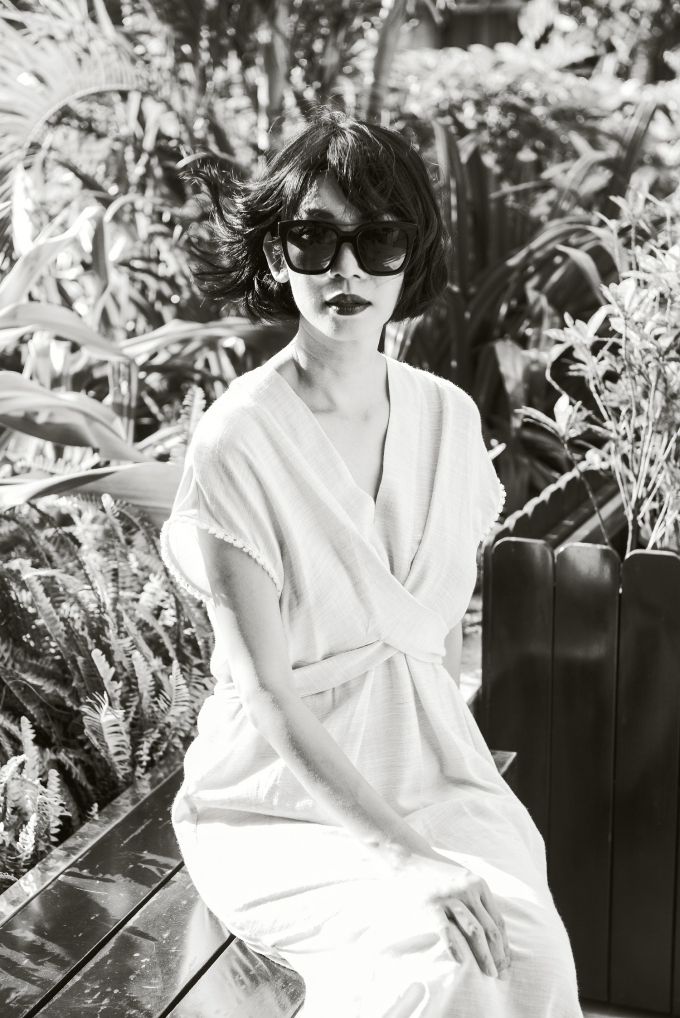 Xu&acirc;n Lan t&aacute;i xuất lạnh l&ugrave;ng trong bộ ảnh streetstyle chuẩn bị khởi động loạt dự &aacute;n cho trẻ em