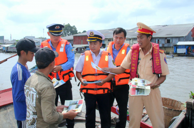 Vẫn c&ograve;n một số bất cập trong c&ocirc;ng t&aacute;c quản l&yacute; c&aacute;c phương tiện hoạt động tại Bến Ninh Kiều.