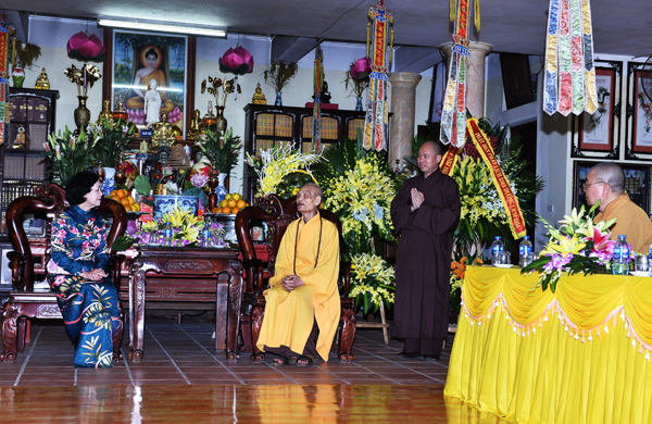 H&agrave; Nội:L&atilde;nh đạo Đảng, Nh&agrave; nước gửi lời ch&uacute;c mừng m&ugrave;a Phật đản 2018