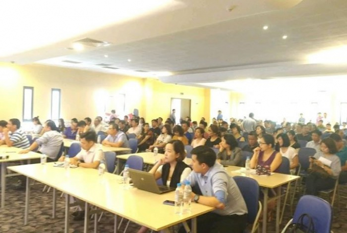 Cư d&acirc;n tham gia đối thoại với chủ đầu tư về việc điều chỉnh quy hoạch tại khu đ&ocirc; thị Gamuda Gardens. Ảnh: Tiền Phong