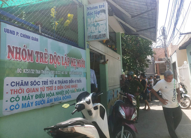 Nhiều phụ huynh k&eacute;o đến nh&agrave; trẻ Mẹ Mười. Ảnh: Zing