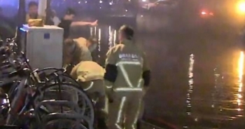 Du khách Anh chết đuối bên dòng kênh Amsterdam vì đi tìm chỗ tiểu