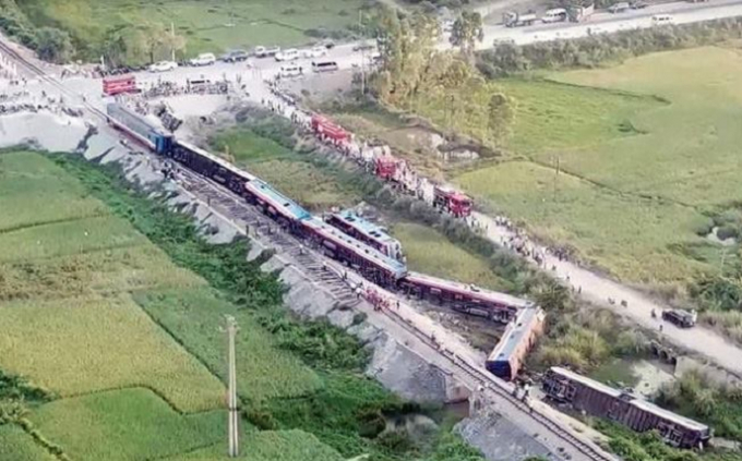 To&agrave;n cảnh hiện trường vụ tai nạn nh&igrave;n từ tr&ecirc;n cao.