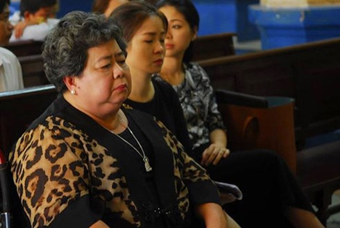 B&agrave; Hứa Thị Phấn tại phi&ecirc;n t&ograve;a x&eacute;t xử đại &aacute;n c&oacute; li&ecirc;n quan đến bị c&aacute;o Phạm C&ocirc;ng Danh. (Ảnh: b&aacute;o D&acirc;n Tr&iacute;)