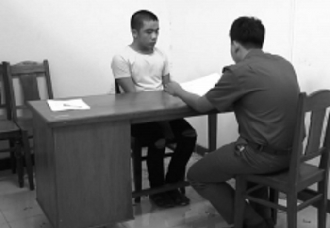 Trần Phước Nh&acirc;n l&agrave;m việc với CQĐT.