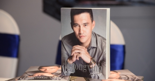 Lê Công Vinh ra mắt tự truyện "Phút 89"