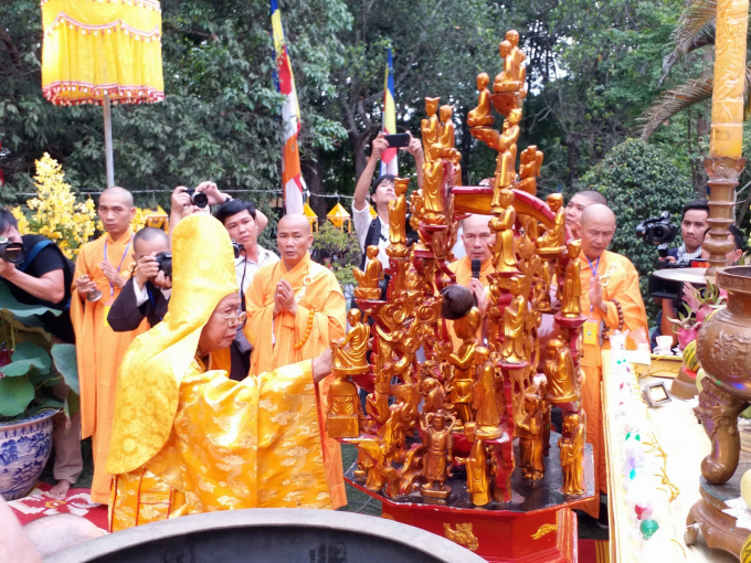 Lễ Mộc Dục ở quốc tự Diệu Đế&nbsp;&nbsp;(Ảnh: TH)