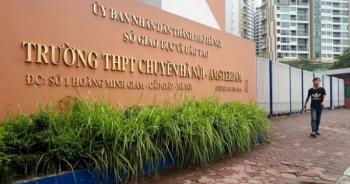 Trường Amsterdam nói về việc nữ sinh của trường tố BTV Minh Tiệp bạo hành