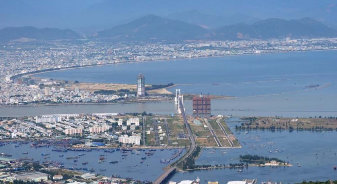 Khu đ&ocirc; thị quốc tế Đa Phước - The Sunrise Bay đang tiến h&agrave;nh bồi đắp lấn vịnh Đ&agrave; Nẵng - Ảnh: Ho&agrave;ng Sơn