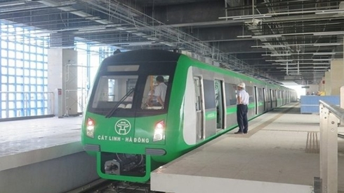 Người d&acirc;n thủ đ&ocirc; cứ &ldquo;chưng hửng&rdquo; v&agrave; lại tiếp tục chờ ng&agrave;y được đi t&agrave;u.