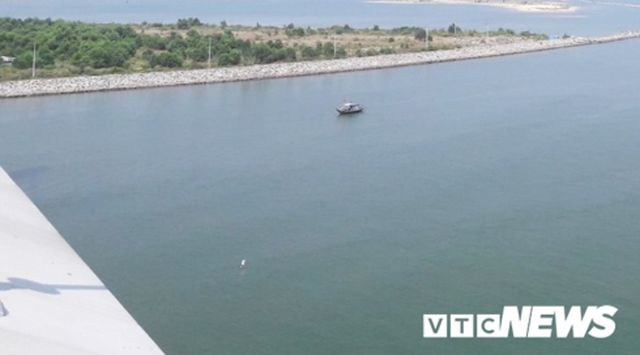 Vụ cha s&aacute;t hại con n&eacute;m xuống s&ocirc;ng: Lấy lời khai một phụ nữ H&agrave;n Quốc