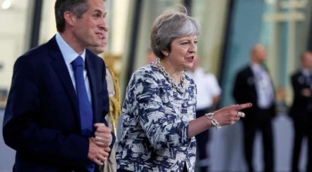 Bộ trưởng Quốc phòng Anh bị cách chức liên quan đến Huawei