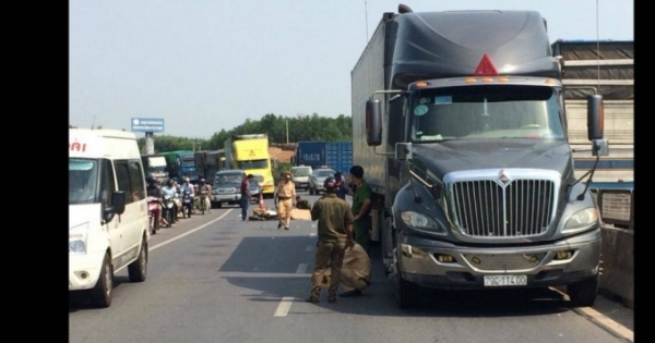 Va chạm với xe tải, người đàn ông 61 tuổi tử vong tại chỗ