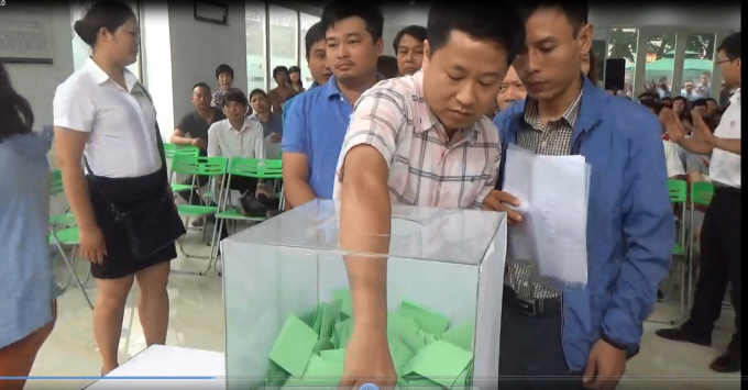 Bốc thăm quyền mua căn hộ dự án NƠXH EcoHome 3, tòa NO2, NO3 được CĐT tiến hành công khai và được truyền hình trực tiếp đến tất cả các khách hàng.