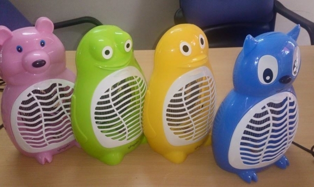 Đèn bắt muỗi ăn theo virus Zika