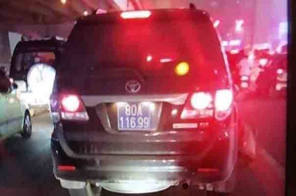 Thượng sỹ công an lái xe 80A gây tai nạn rồi bỏ chạy