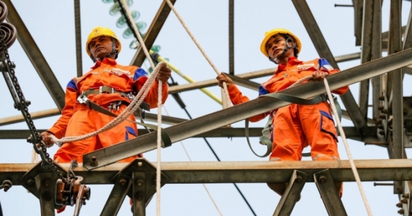 Tiếp tục theo dõi, đánh giá tác động của việc điều chỉnh giá điện