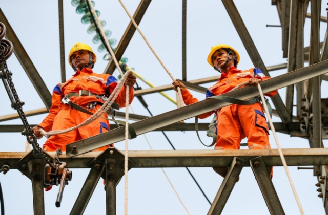 Tiếp tục theo dõi, đánh giá tác động của việc điều chỉnh giá điện