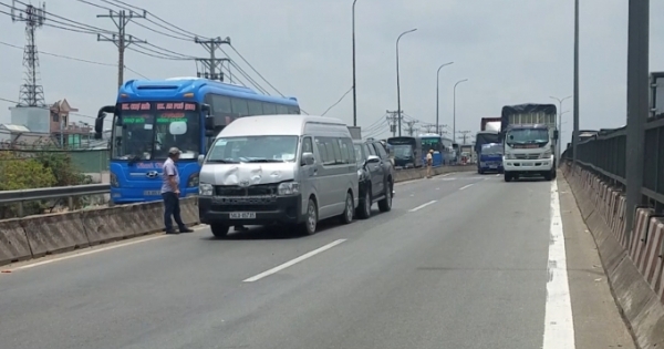 TP HCM: Liên tiếp xảy ra va chạm, quốc lộ 1 ùn ứ nghiêm trọng
