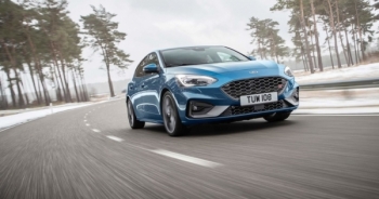Ford Focus ST 2019 giá từ 888 triệu đồng, có gì xuất sắc?