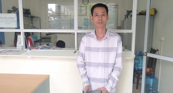 Trao trả tài sản của du khách nước ngoài để quên trên xe taxi