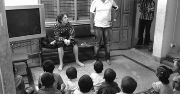 “Giáo viên quốc tế” lang thang Châu Á xâm hại trẻ em