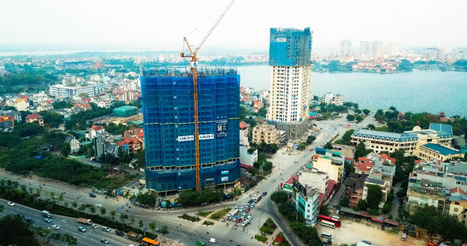 D’. El Dorado sở hữu vị trí đáng ngưỡng mộ bên hồ Tây lộng gió.