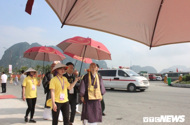 Nét đẹp tình nguyện viên tại Đại lễ Phật đản Vesak 2019