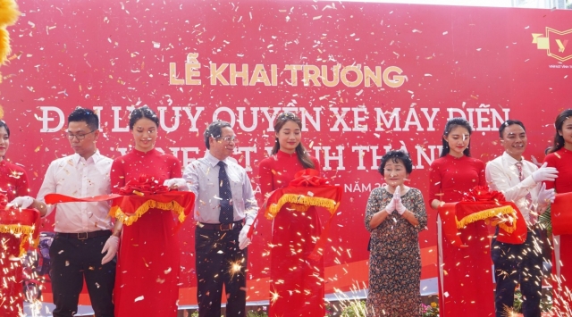 Khai trương Đại lý ủy quyền xe máy điện thông minh VinFast Vĩnh Thành