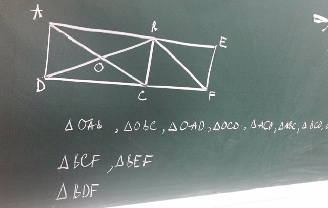 Bài toán đếm hình tam giác khiến phụ huynh hoang mang