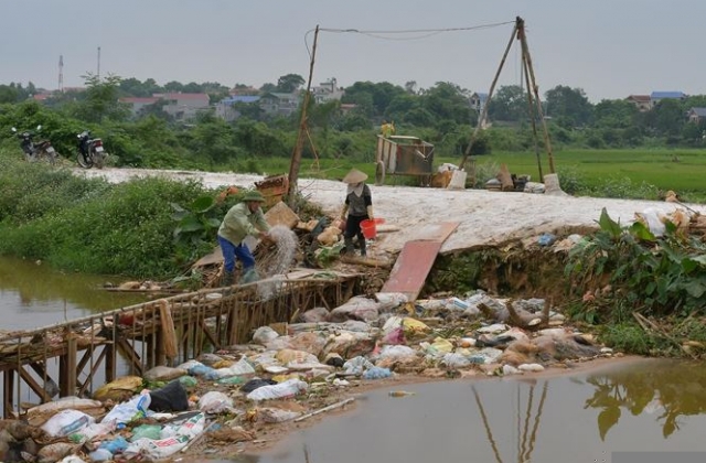 Dịch tả lợn châu phi lan rộng: Huy động công an, quân đội chống dịch