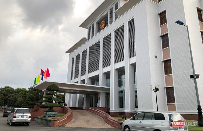 Kiểm toán nhà nước kiến nghị UBND tỉnh Quảng Nam kiểm điểm Chủ tịch UBND tỉnh, các cá nhân, tập thể liên quan trong việc bán tài sản trên đất không qua đấu giá; thu hồi các giấy chứng nhận quyền sử dụng đã cấp không đúng mục đích...