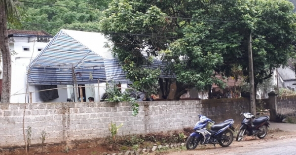 Bé trai tử vong vì uống nhầm nước sôi