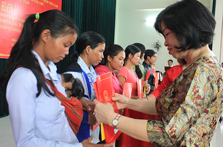 d.c luong thi lanh trao quyet dinh