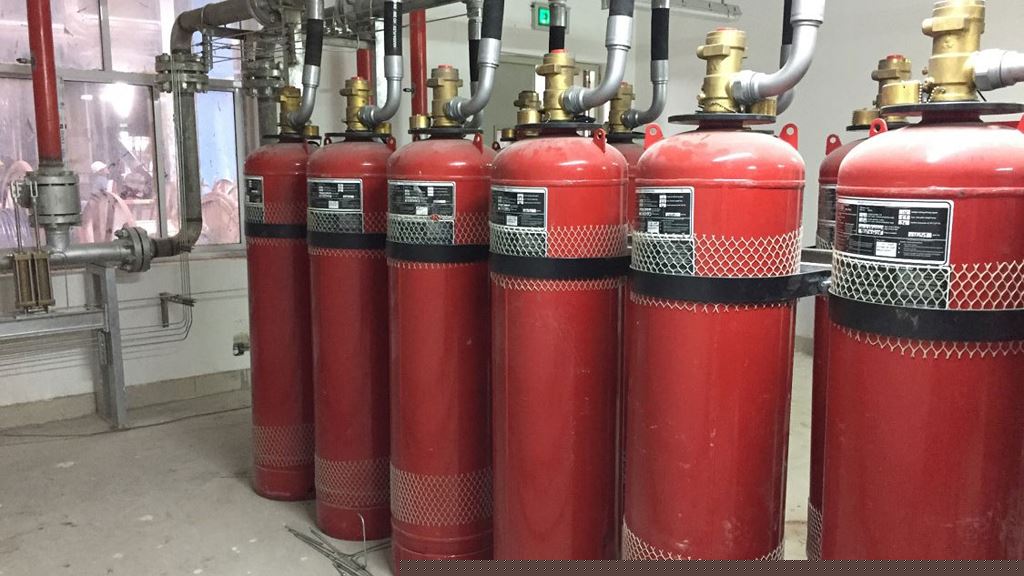 Gói thầu số 01 Mua sắm trang bị phòng cháy chữa cháy bảo đảm an toàn cho hệ thống xưởng, trạm kỹ thuật do Cục Kỹ thuật Hải quân làm chủ đầu tư, trực tiếp mời thầu. Ảnh: Nhật Minh