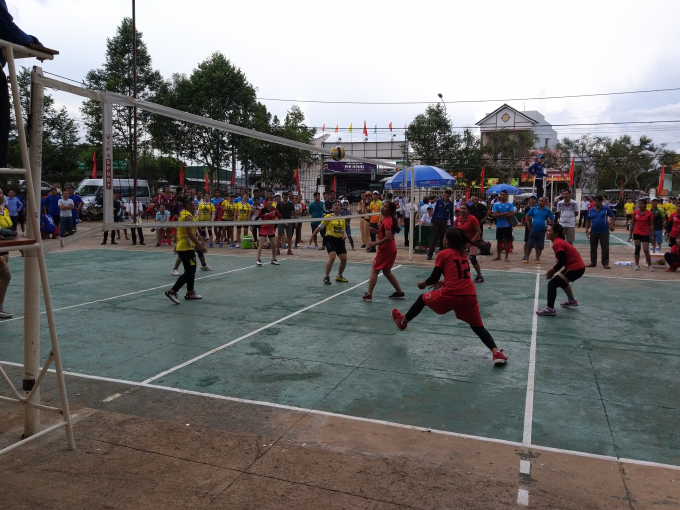 Trận thi đấu bóng chuyền sôi nổi giữa đội Đắk Nông và Bình Phước