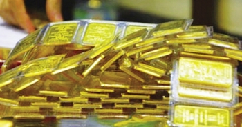 Giá vàng hôm nay 28/5: Bất ổn, USD giảm, vàng tăng nhanh