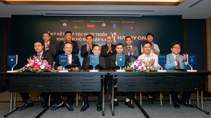 Vạn Xuân Group chính thức ký kết hợp tác phát triển Khu căn hộ biệt lập 4.0 Happy One với các đối tác chiến lược.