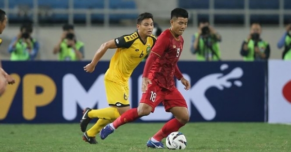 Đội tuyển Việt Nam: HLV Park Hang Seo cầu toàn vì khát cúp?